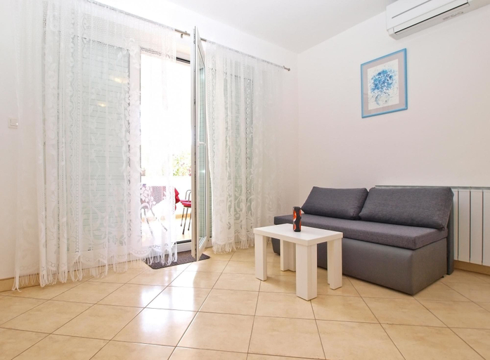 Others 5, Apartment 1406, Pula