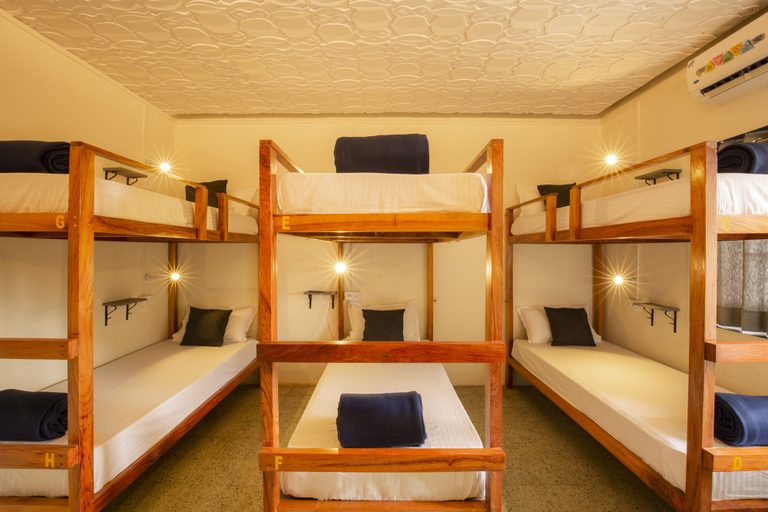 Bedroom 3, Locomo Hostel OG - Stay Work Eat, Mumbai Suburban