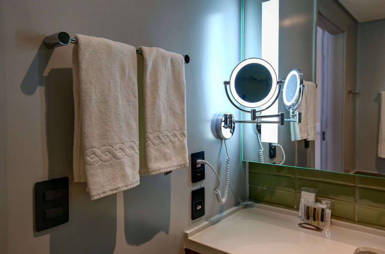 Bathroom 14