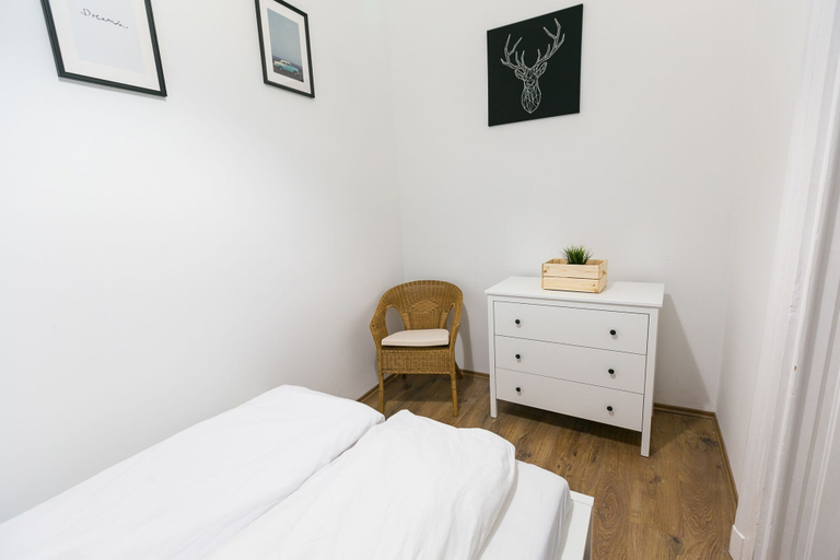Bedroom 2, Sparkling Ernesto III, Budapesti
