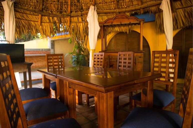 Food & Drinks 5, Casa Yunenisa, Del Centro