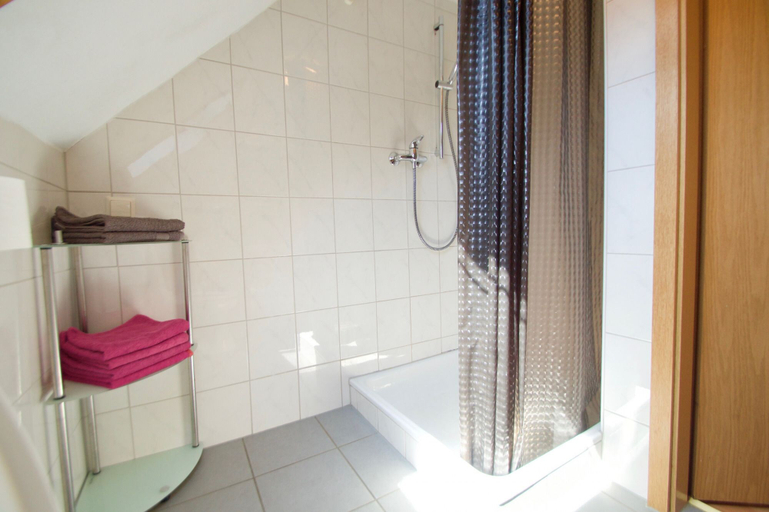 Bathroom 3, Apartments Overath Immekeppel, Rheinisch-Bergischer Kreis