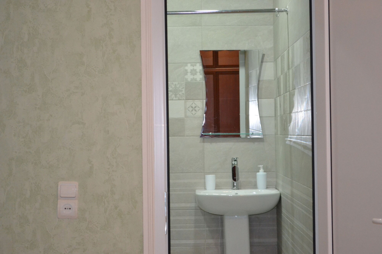 Bathroom 3, Old Gate, Telavi