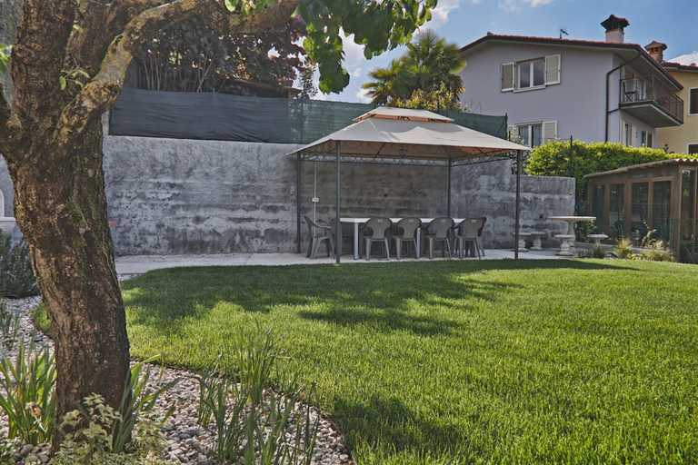 Exterior & Views 2, Exclusive Villa Le Palme, Brescia