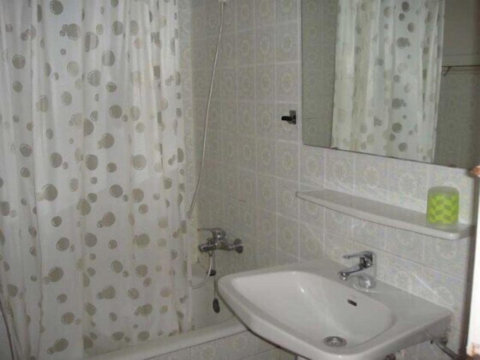 Bathroom, Apartamento Europalace 43, Girona