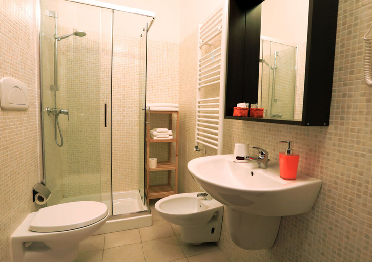 Bathroom 4, Bari Primo Piano, Bari
