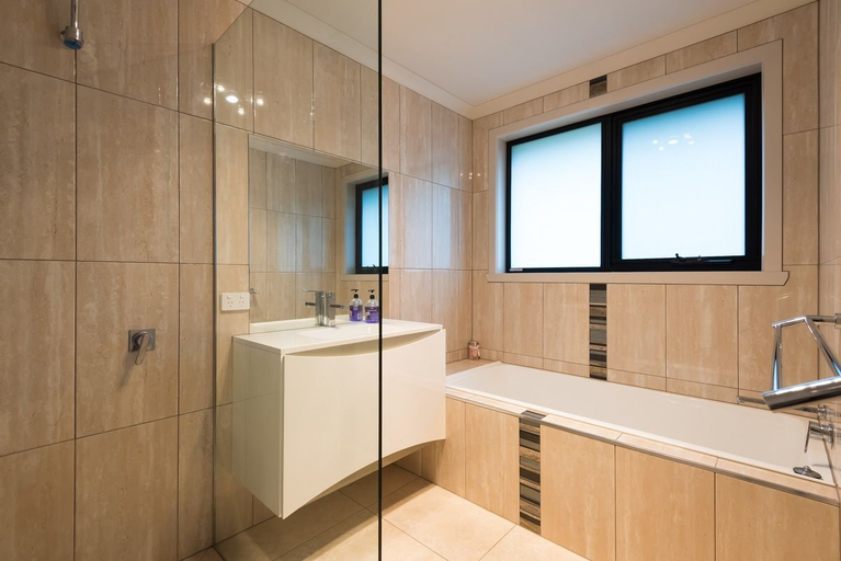 Bathroom 4, Euphoria House, Waratah/Wynyard - Pt A