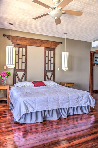 Bedroom 3, Lands End, Roatán