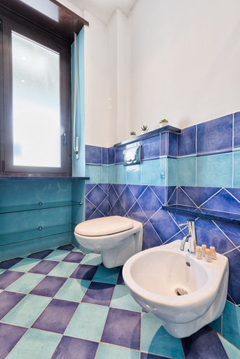 Others 2, Vanchiglietta Colourful Apartment, Torino