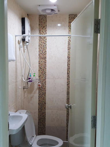 Bathroom 3, Bangkok Check Inn - Hostel, Bang Rak