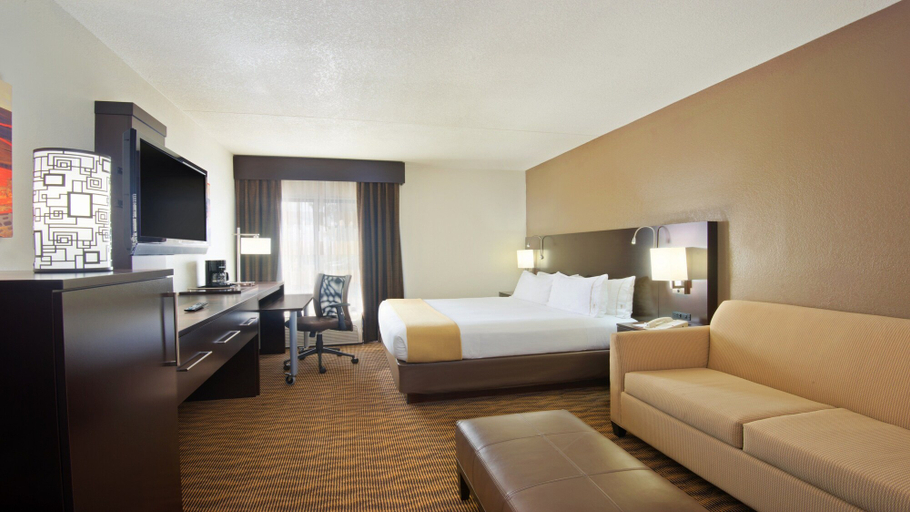 Bedroom 3, Holiday Inn Express & Suites COLBY by IHG, Thomas
