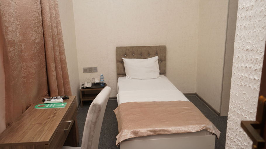 Bedroom 2, Best Center Hotel, Baku