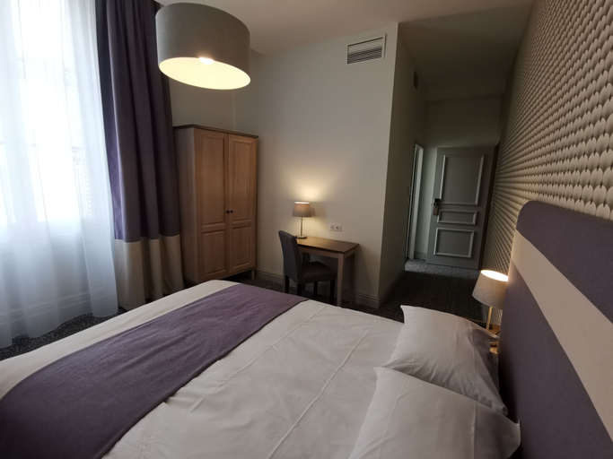 Bedroom 3, Hôtel Héritage Cognac Centre, Charente