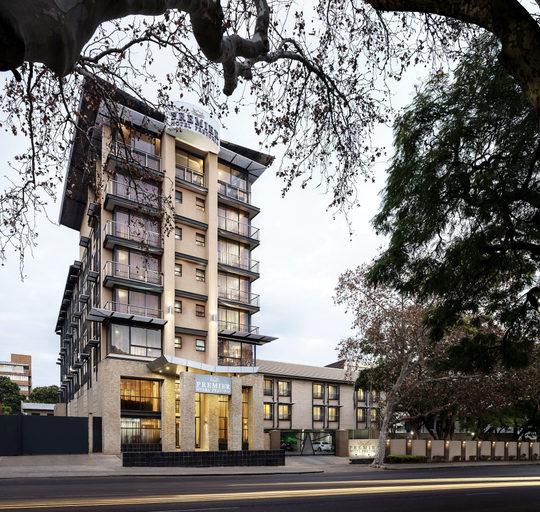 Exterior & Views