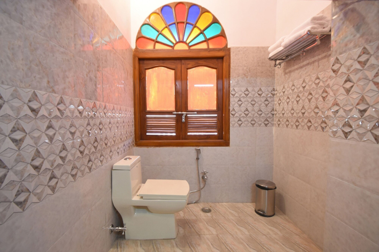 Bathroom 4, Virasat Mahal - Jaipur City Centre Hotel, Jaipur