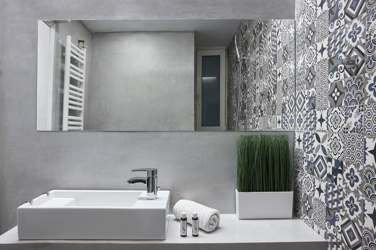 Bathroom 4, Acropolis Museum Apartment, Attica