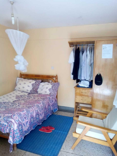 Bedroom 2, Racecourse Inn Hotel, Kesses
