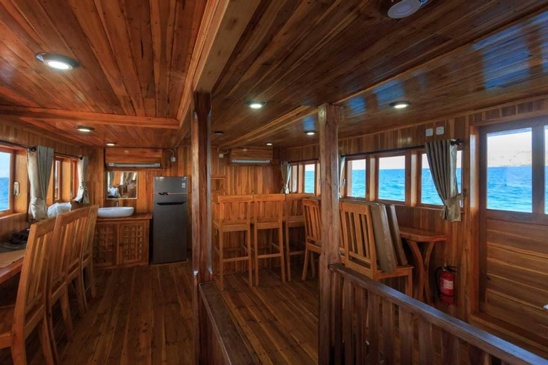 Food & Drinks, Helena Liveaboard, West Manggarai