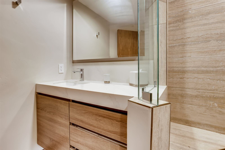 Bathroom 3, 1-1337 Vail Valley Drive, Eagle