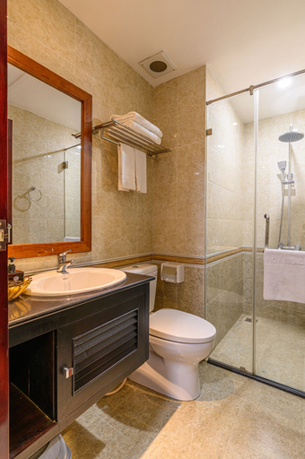 Bathroom 5, Lychee Hotel, Da Nang