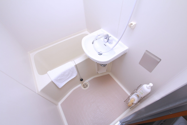 Bathroom 4, Omotenashi Hostel Taisho, Osaka