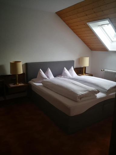 Bedroom 2, Kneipp- Kur- und Tagungshotel Luitpold, Unterallgäu