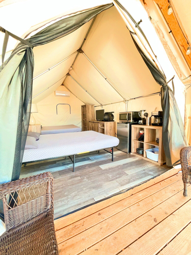 Bedroom 2, Son's River Ranch Glamping Cabin 6, Guadalupe