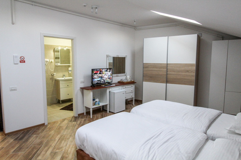 Bedroom 4, Avenue Parliament, Municipiul Bucuresti