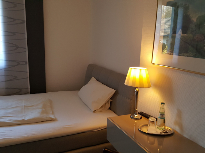 Bedroom 4, Landhotel Linden am Venekotensee, Viersen