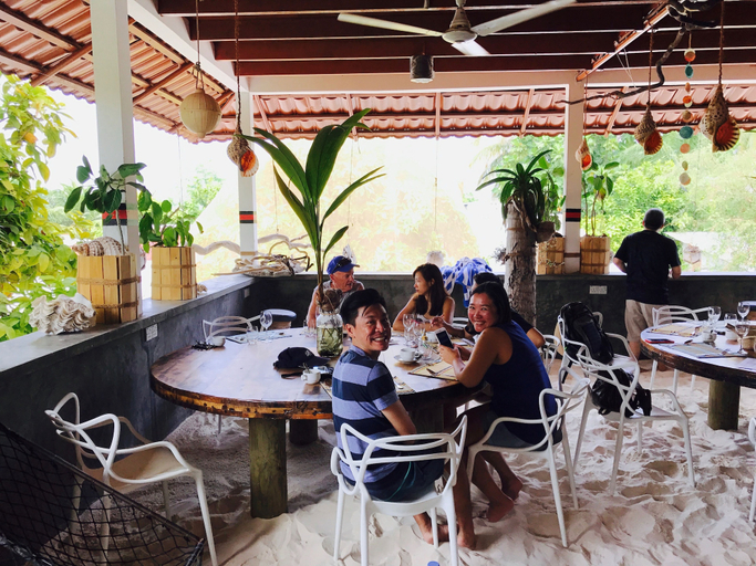 Food & Drinks 5, Noovilu Suites Maldives