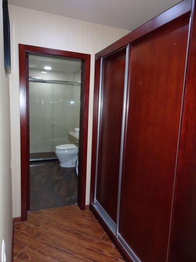 Bathroom 2, Apartment Batumskaya 16-4 ap. 22, Batumi