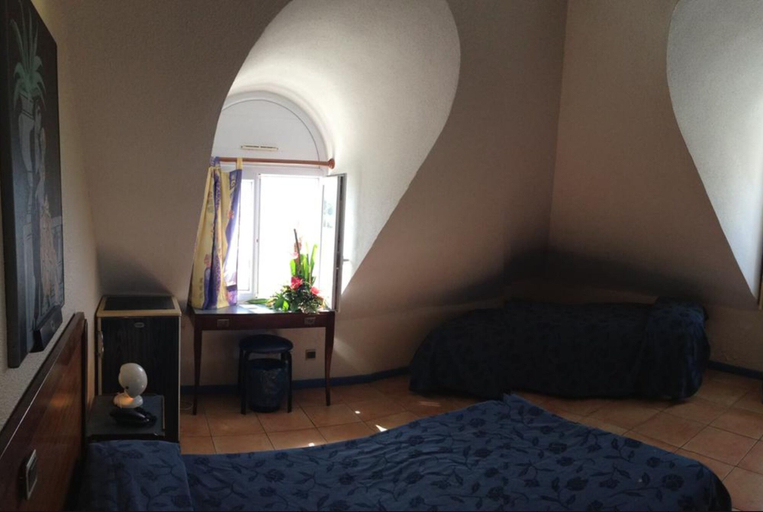 Bedroom 3, Saint John Perse, Pointe-à-Pitre