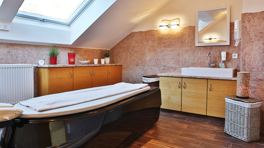 Bathroom 3, Hotel Rössle Berneck, Calw