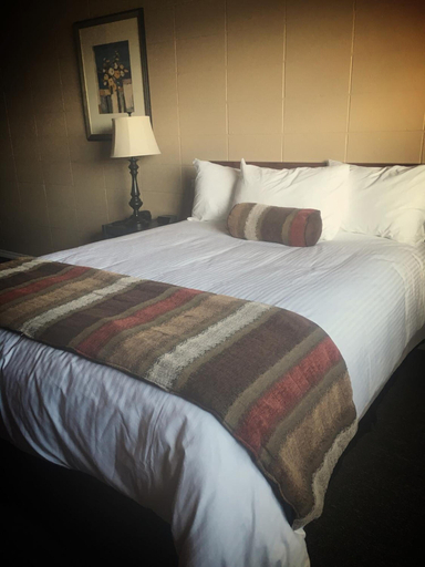 Bedroom 4, Vegreville Garden Inn, Division No. 10