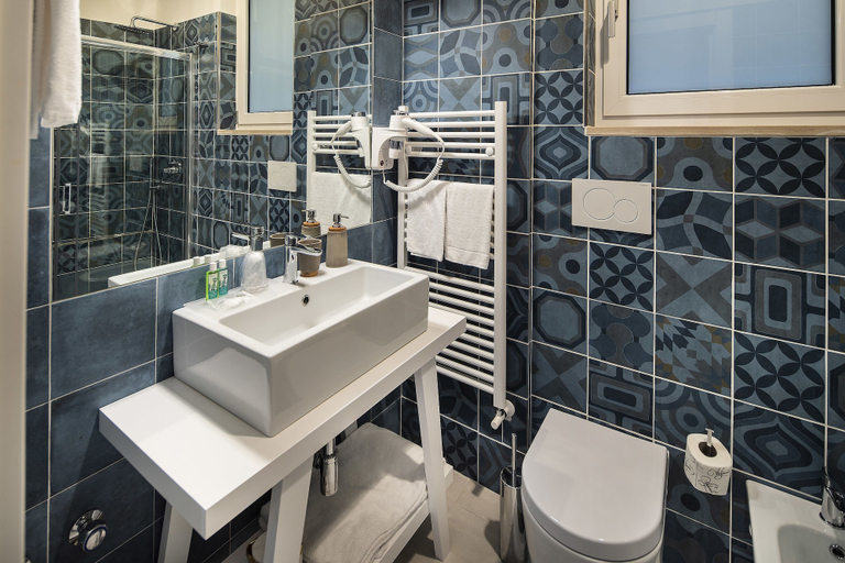 Bathroom 5, IstayinToledo Luxury Guest House, Napoli