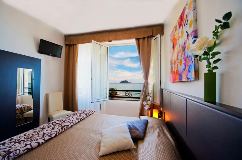 Bedroom 2, Hotel Nuovo Al Mare, Savona