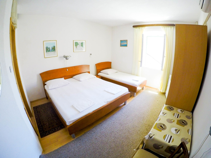 Bedroom 3, Accommodation Vitaic, Korčula
