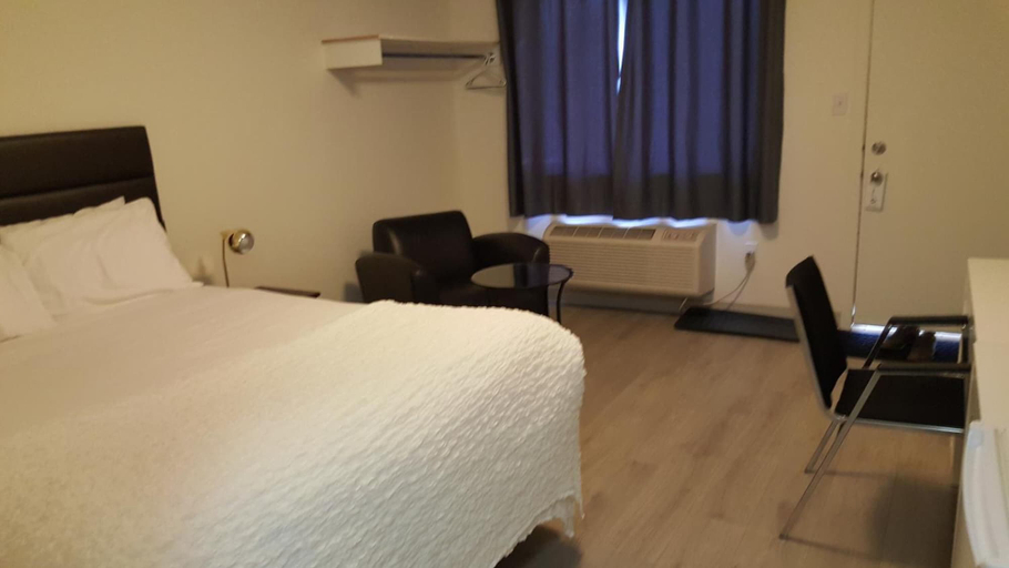 Bedroom 3, waintel studio-wainwright motel, Division No. 7