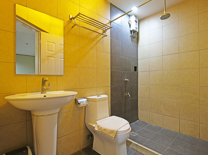 Bathroom 5, Andy Hotel, Mandaue City