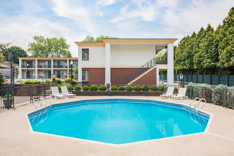Sport & Beauty 5, Howard Johnson by Wyndham Hershey, Dauphin