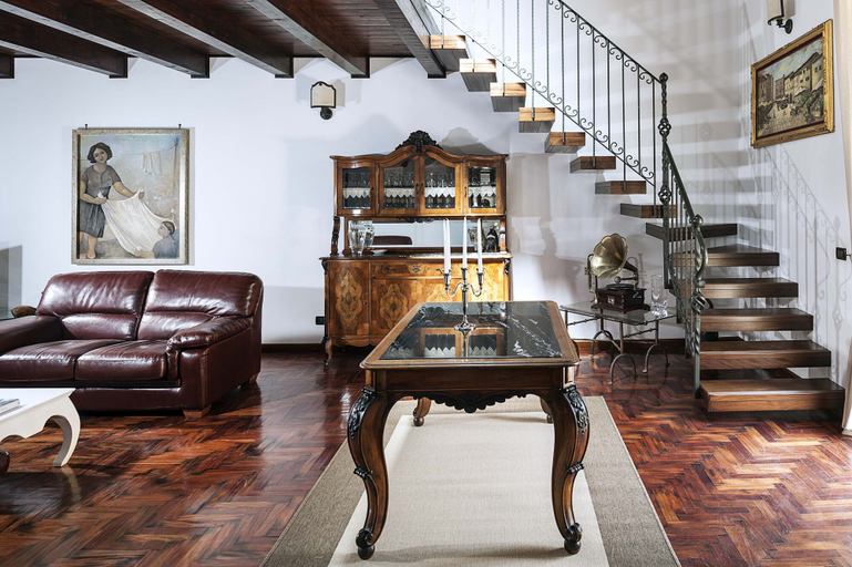 Interior 5, Villa Carolina, Syracuse