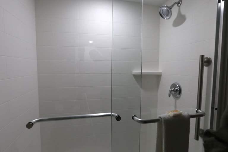 Bathroom 5, Holiday Inn Express BILOXI - BEACH BLVD by IHG, Harrison