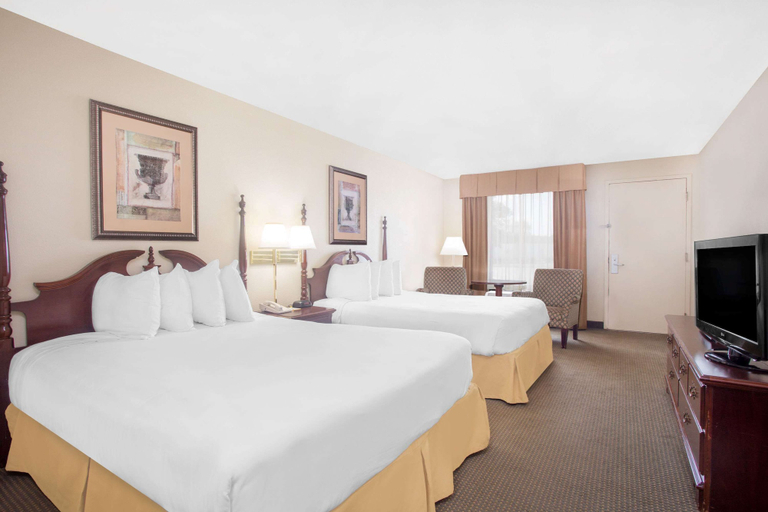 Bedroom 3, Days Inn by Wyndham Metter, Candler