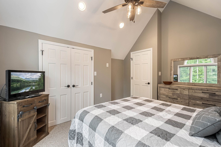 Bedroom 2, Stoney Point, Garrett