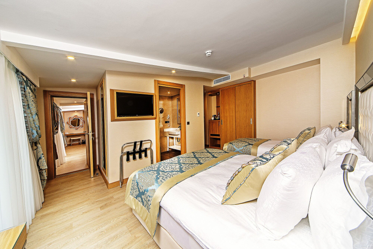 Bedroom 4, Mukarnas Taksim Hotel, Beyoğlu