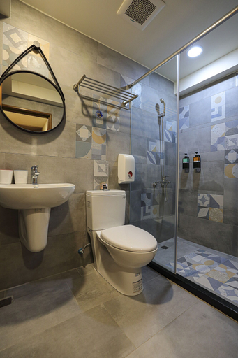 Bathroom 3, Color Balloons, Penghu