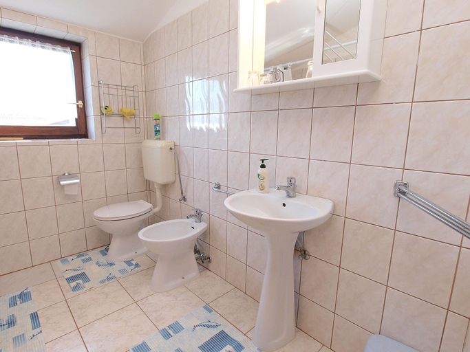 Bathroom 3, Apartment 50, Fažana