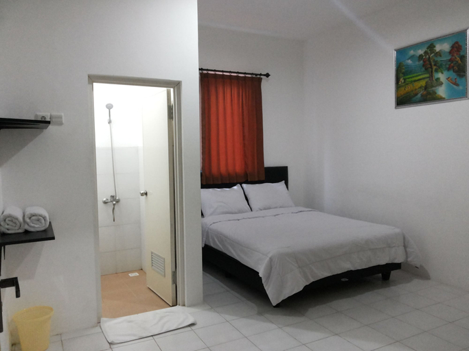 Bedroom 1, De Ritz Hotel, Surabaya