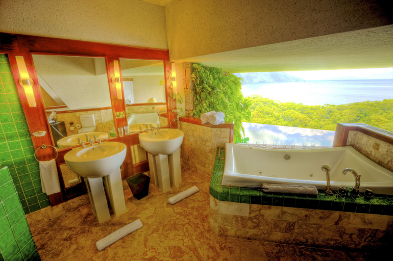 Bathroom 4, Jade Mountain Resort