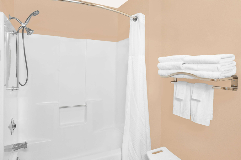 Bathroom 4, Super 8 by Wyndham Sheboygan WI, Sheboygan